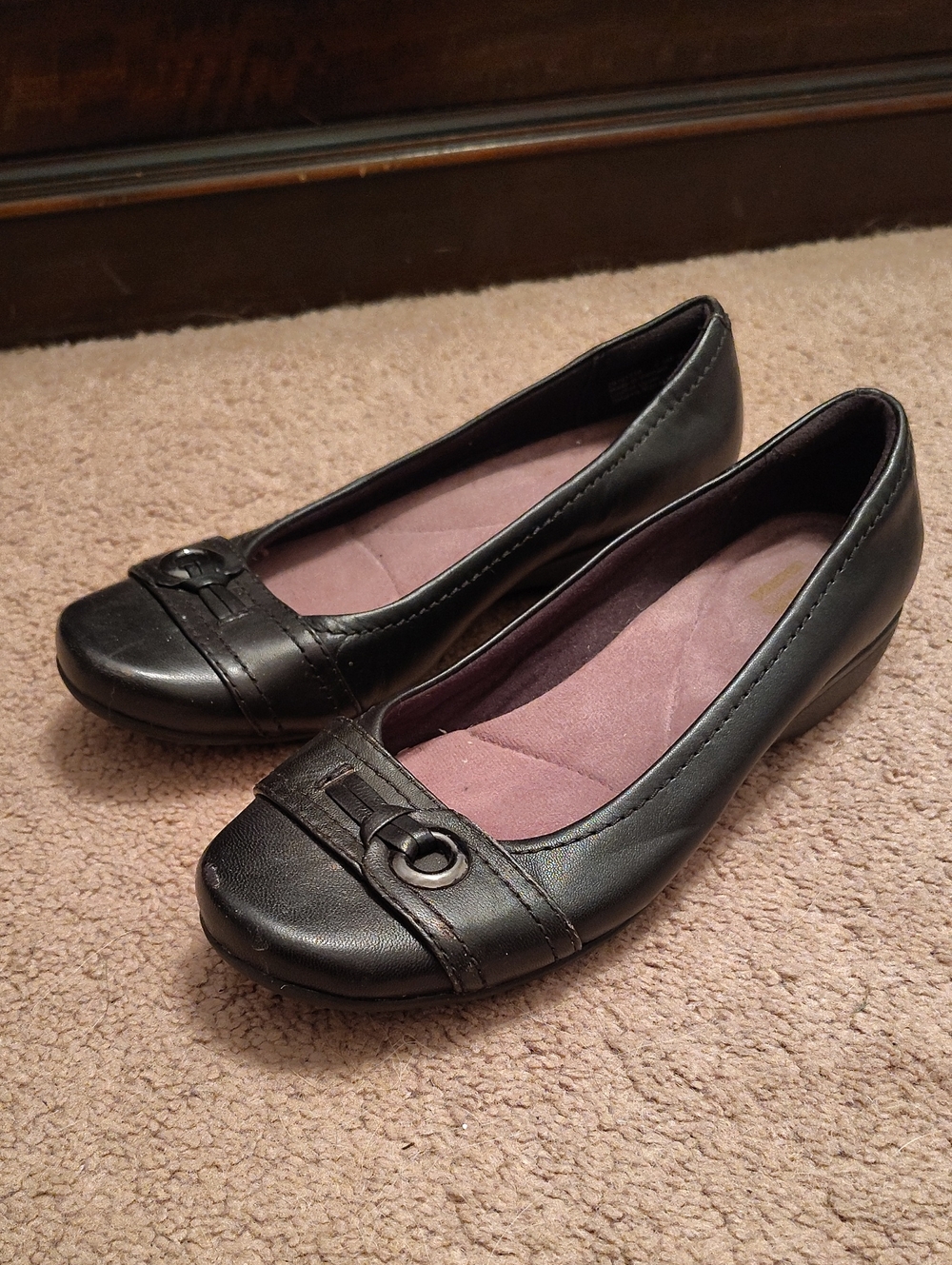 Clarks Black Women's Leather Ballet Flats with Decorative Buckle
